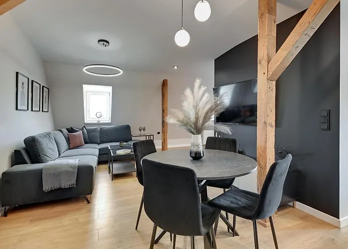 Daire Grunwaldzka Attic By Downtown Gdansk